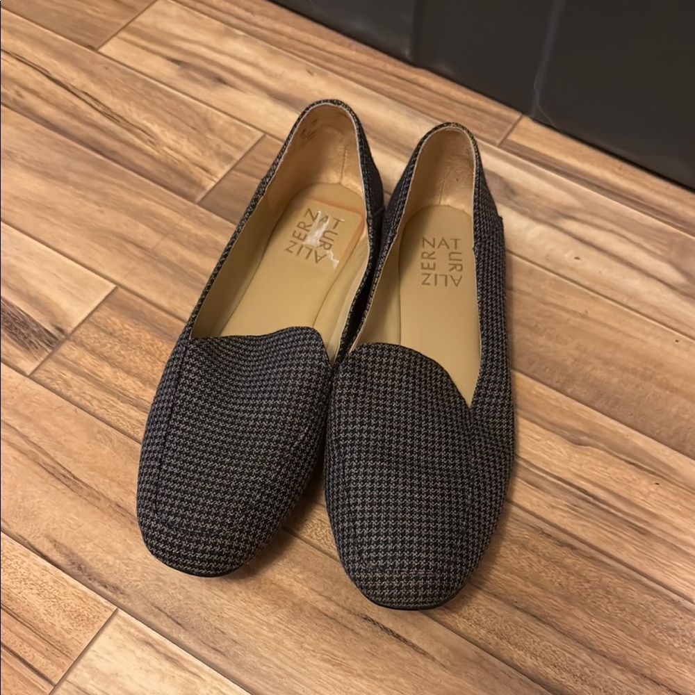 Naturalizer Women's Houndstooth Loafers